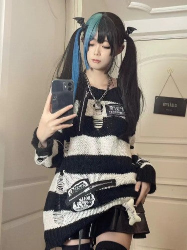 Dark Gothic style ripped striped sweater A41133