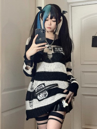Dark Gothic style ripped striped sweater A41133