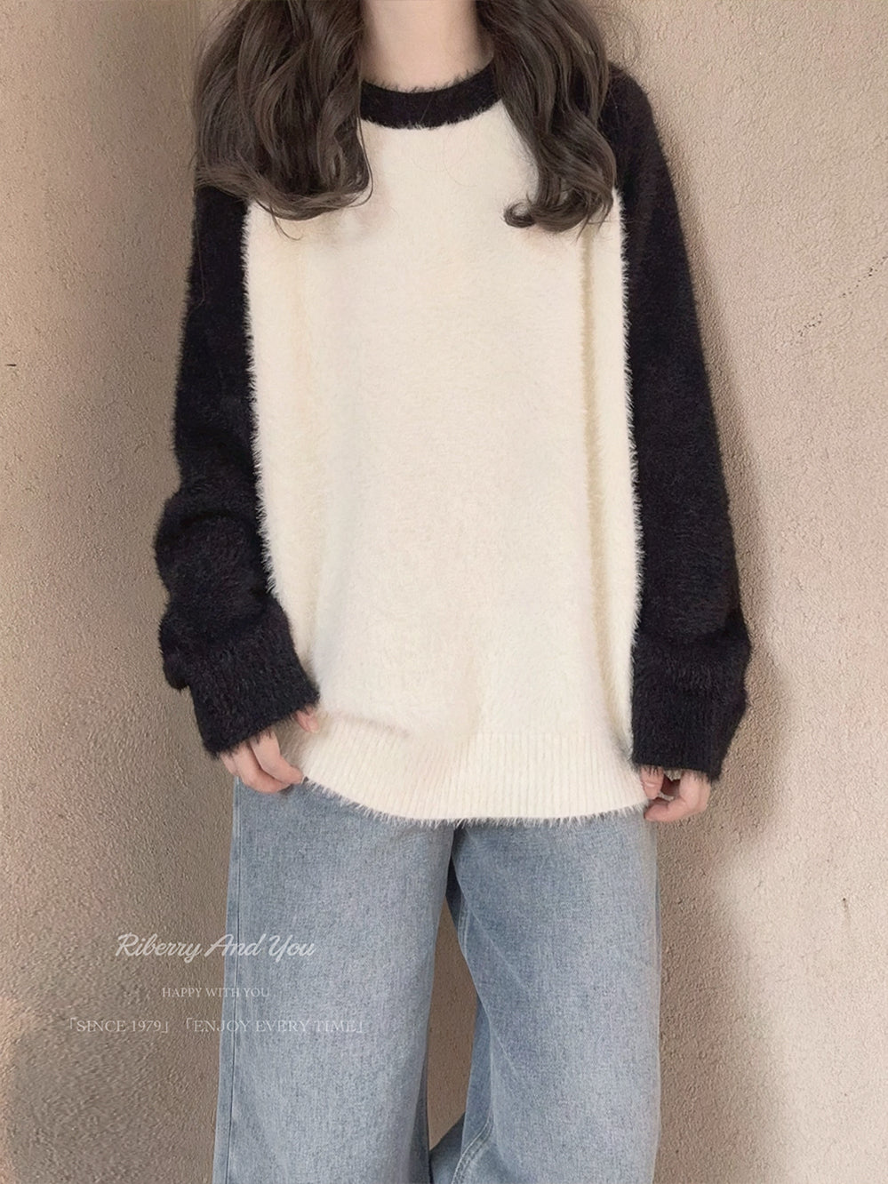 Imitation mink velvet black and white contrast sweater A41139